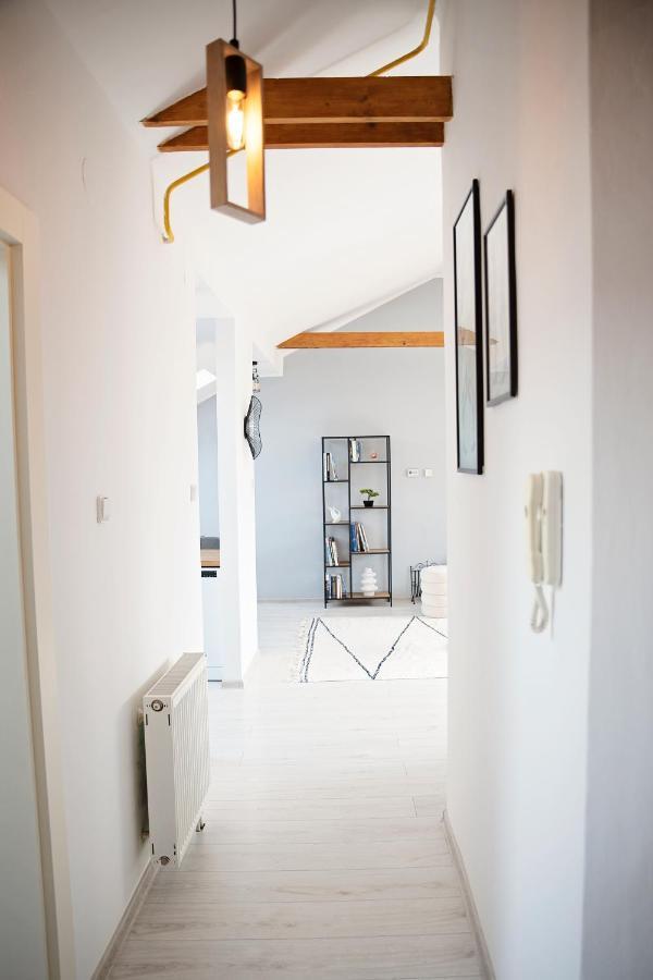 Cozy Modern Apartment In The Old Town - Hlavna Street Кошице Екстер'єр фото
