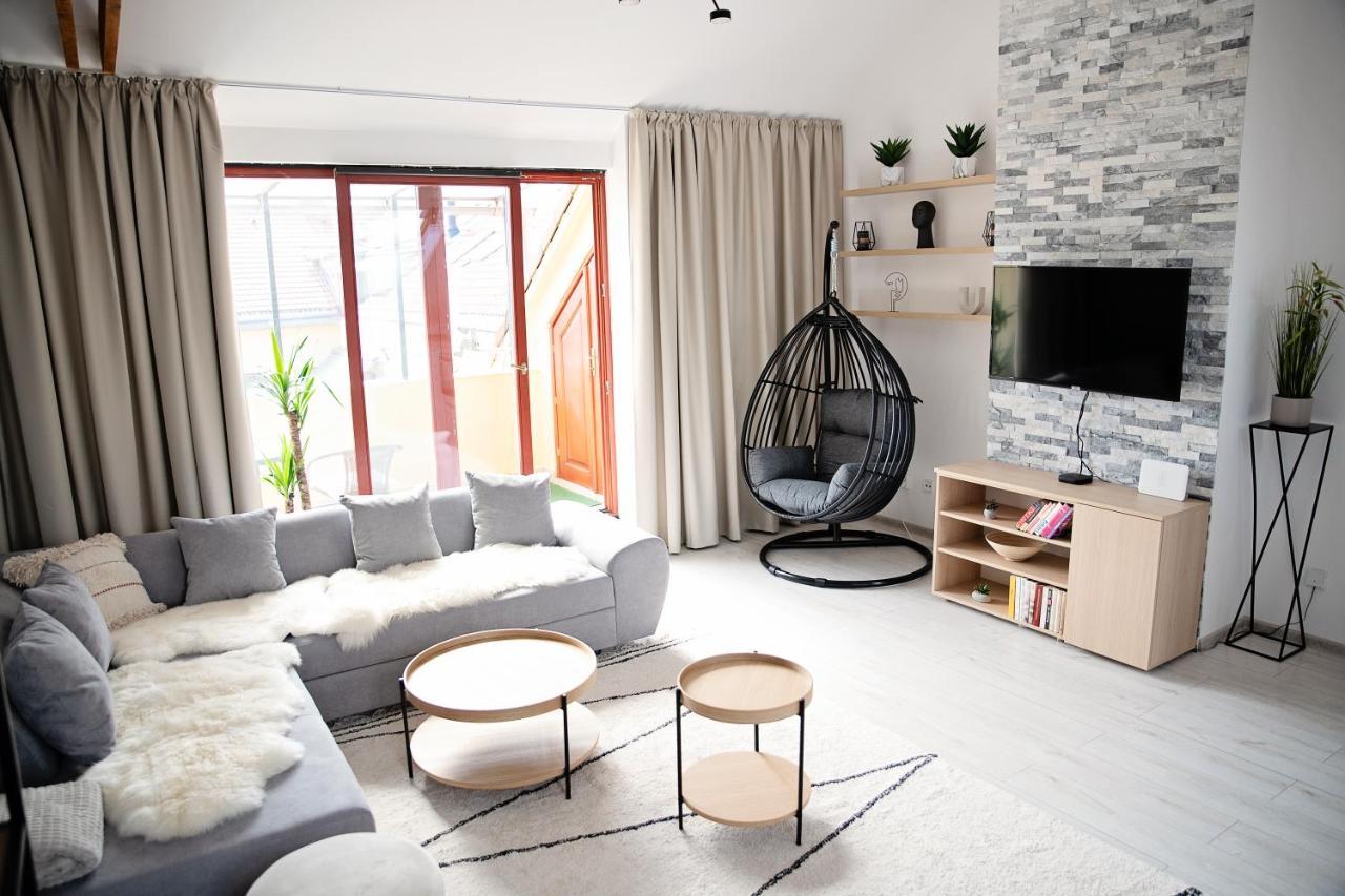 Cozy Modern Apartment In The Old Town - Hlavna Street Кошице Екстер'єр фото