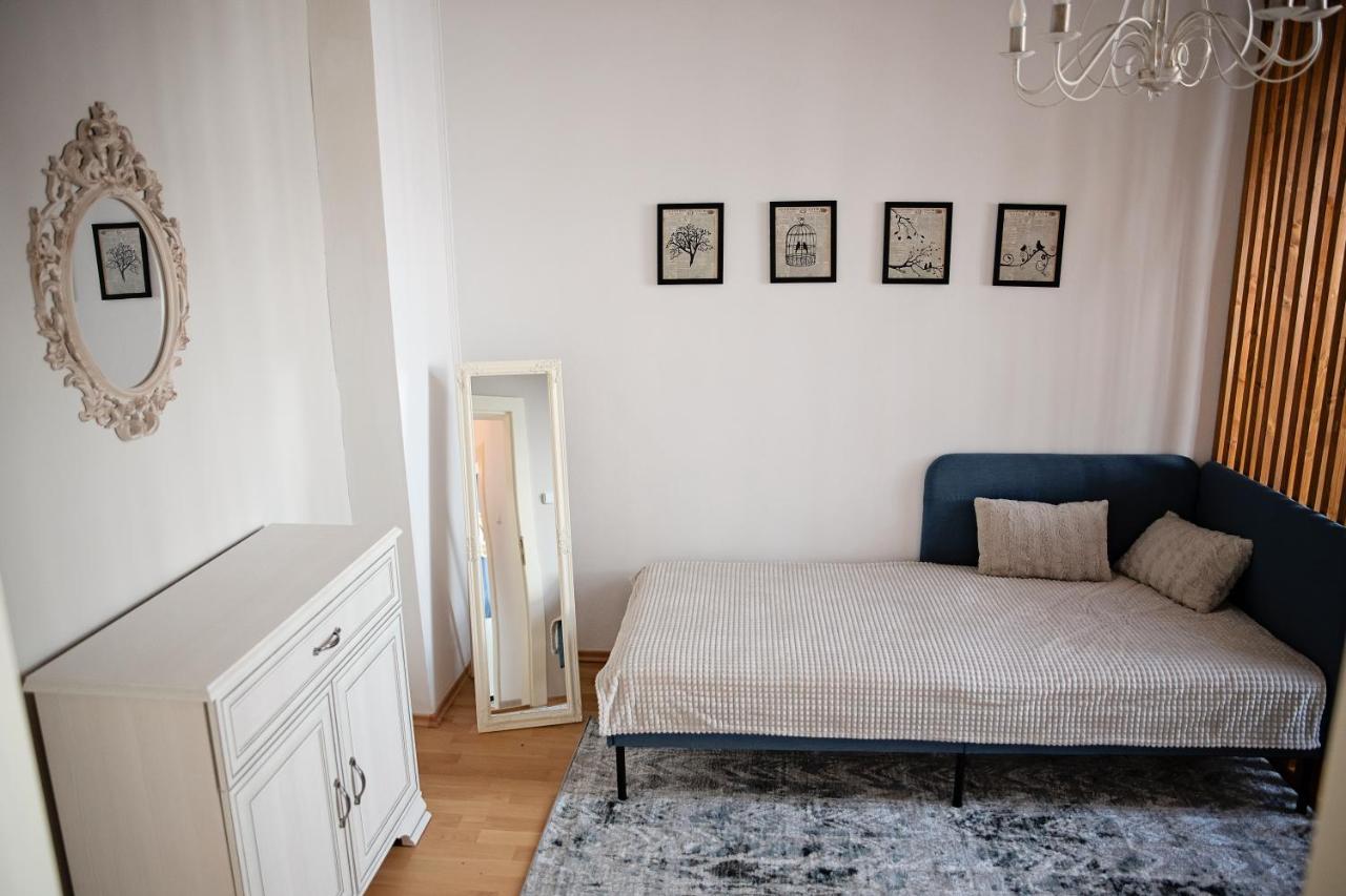 Cozy Modern Apartment In The Old Town - Hlavna Street Кошице Екстер'єр фото